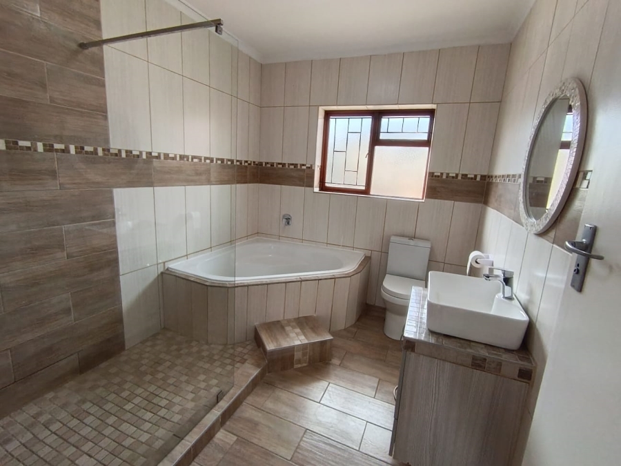3 Bedroom Property for Sale in Heiderand Western Cape